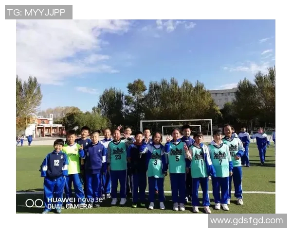 团结拼搏共铸辉煌中国足球队歌激励我们勇往直前追逐梦想